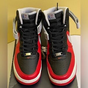 Nike Air Force 1 High `07 LV8